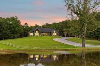1459 E AB Wade Rd, E, Portland, TN 37148