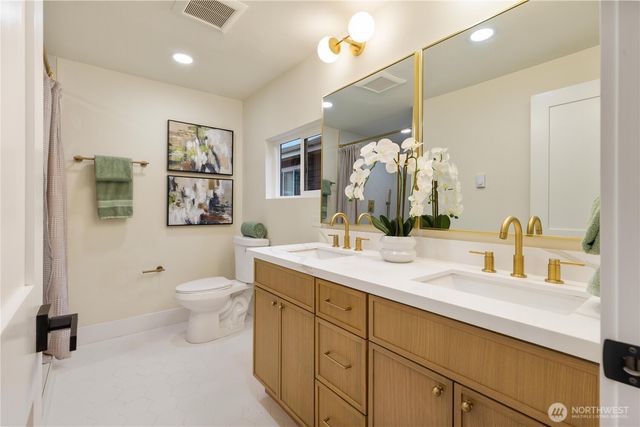 715 27th Avenue, Seattle, WA 98122