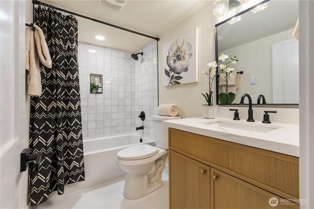 715 27th Avenue, Seattle, WA 98122