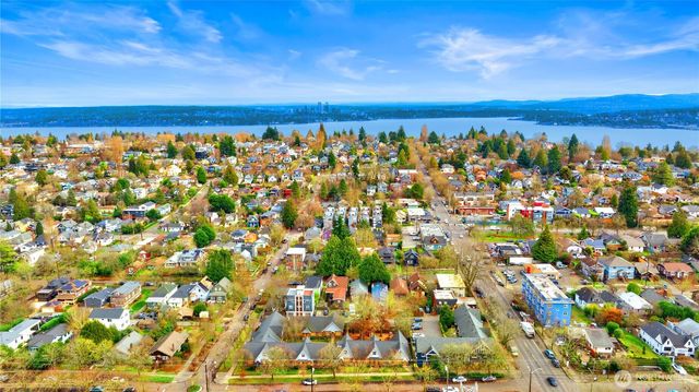 715 27th Avenue, Seattle, WA 98122