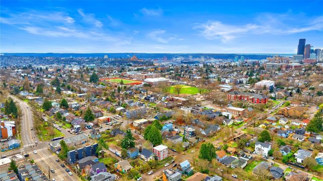 715 27th Avenue, Seattle, WA 98122