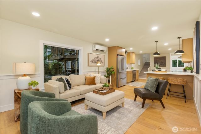 715 27th Avenue, Seattle, WA 98122