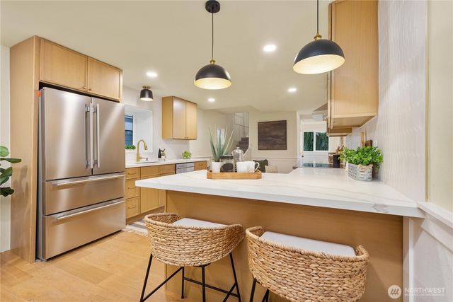 715 27th Avenue, Seattle, WA 98122
