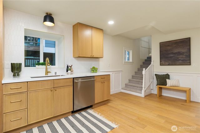 715 27th Avenue, Seattle, WA 98122