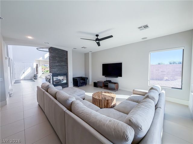 7614 Noche Oscura Circle, Las Vegas, NV 89139
