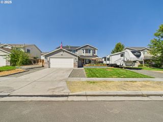637 E Oregon Ave, Hermiston, OR 97838