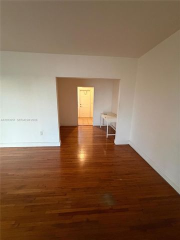 2200 Calais Dr 5, Miami Beach, FL 33141