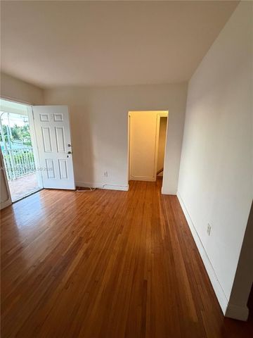 2200 Calais Dr 5, Miami Beach, FL 33141
