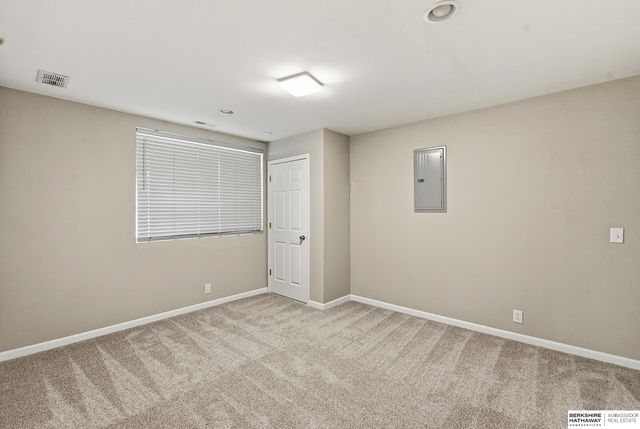 5903 N 183 Street, Elkhorn, NE 68022