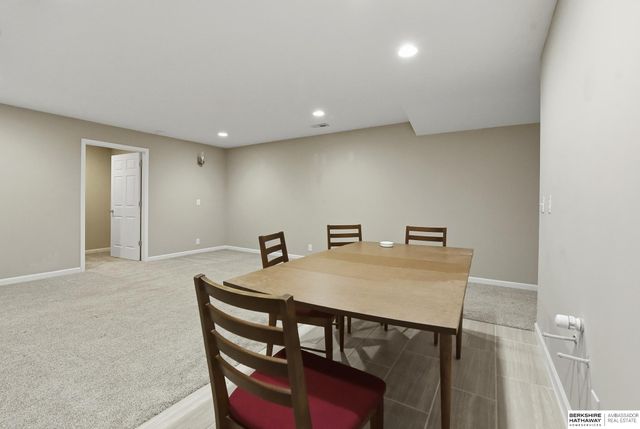 5903 N 183 Street, Elkhorn, NE 68022
