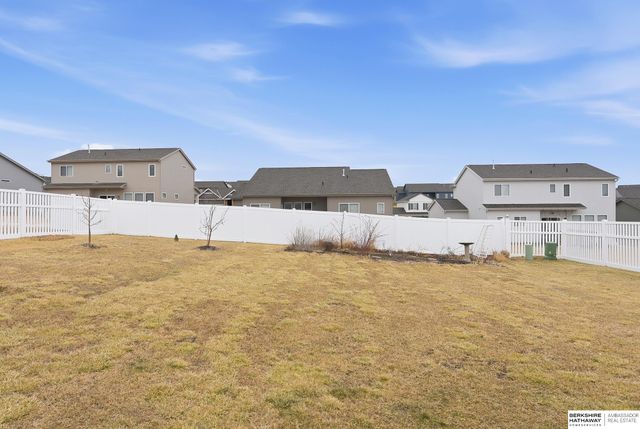 5903 N 183 Street, Elkhorn, NE 68022