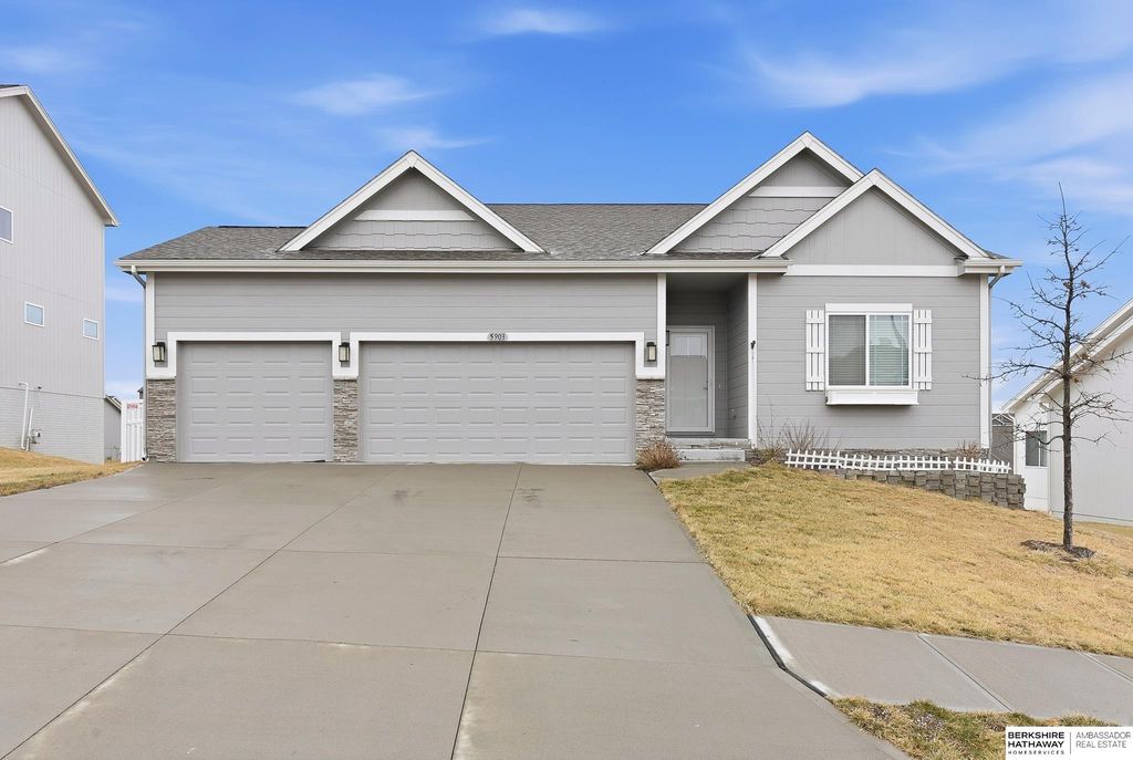 5903 N 183 Street, Elkhorn, NE 68022