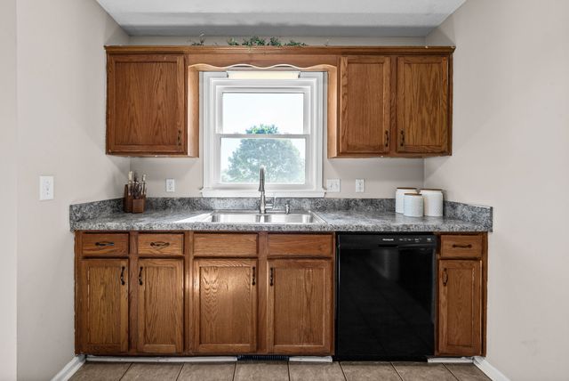 235 Short St, Clarksville, TN 37042