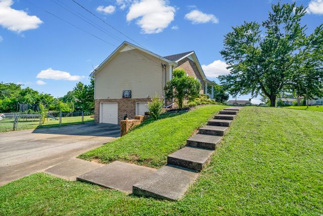 235 Short St, Clarksville, TN 37042