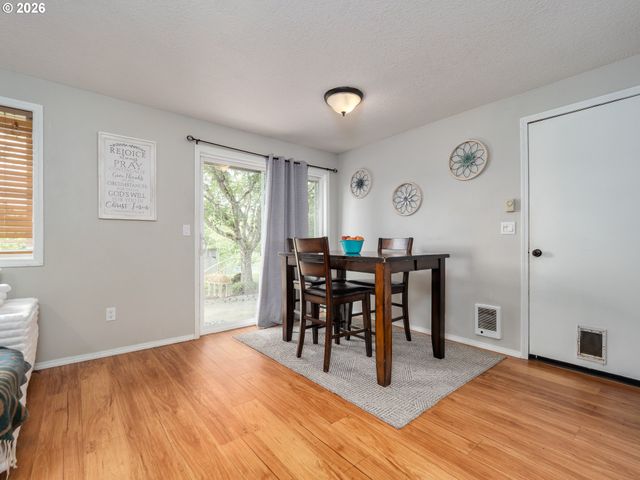1002 W CHARLES St, Newberg, OR 97132