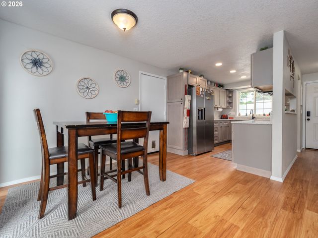 1002 W CHARLES St, Newberg, OR 97132