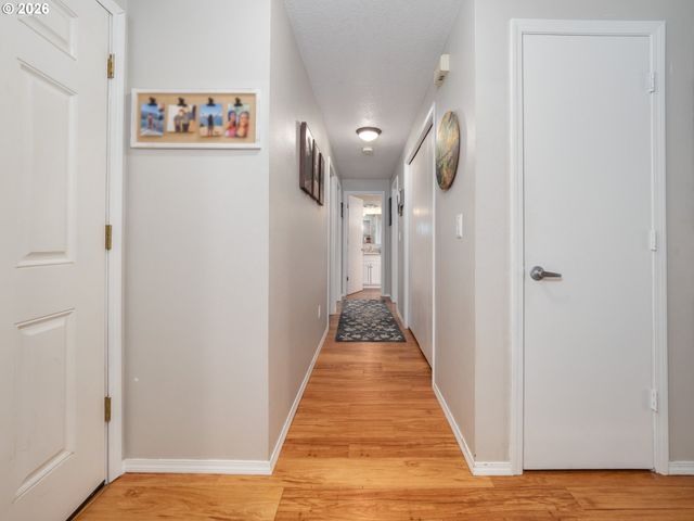 1002 W CHARLES St, Newberg, OR 97132