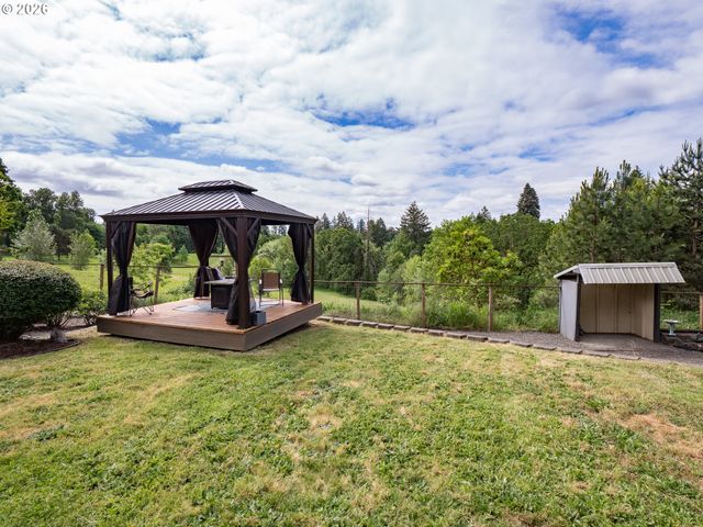 1002 W CHARLES St, Newberg, OR 97132