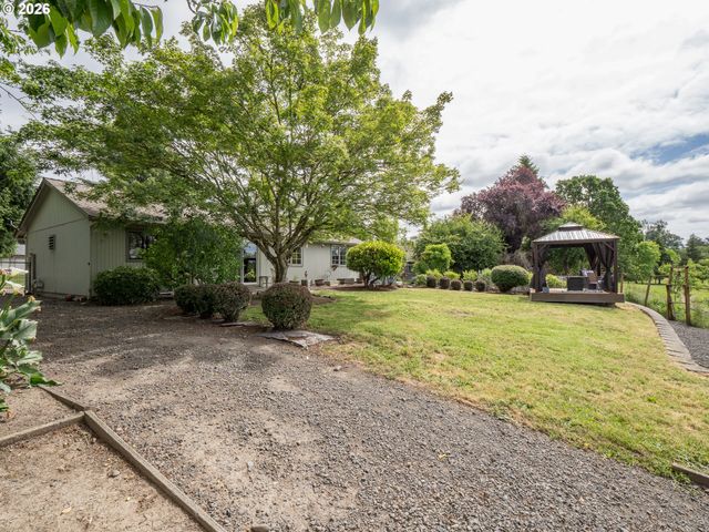 1002 W CHARLES St, Newberg, OR 97132