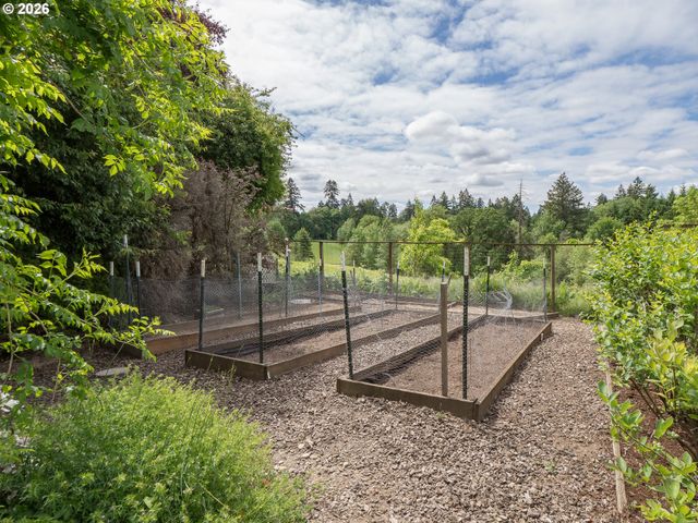 1002 W CHARLES St, Newberg, OR 97132