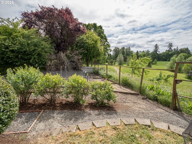 1002 W CHARLES St, Newberg, OR 97132