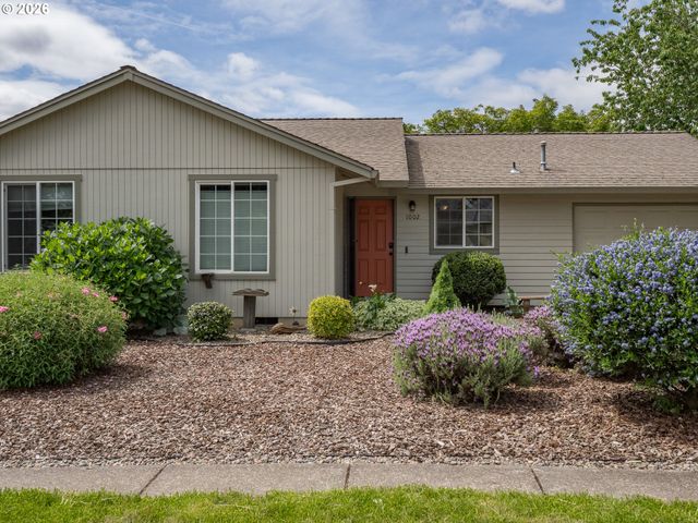 1002 W CHARLES St, Newberg, OR 97132