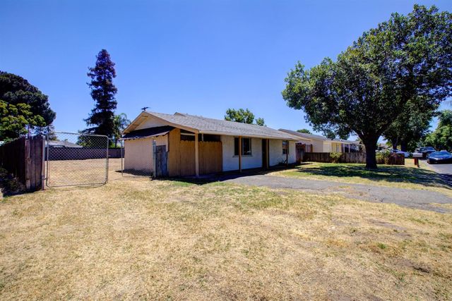 2354 Lambert St, Modesto, CA 95354