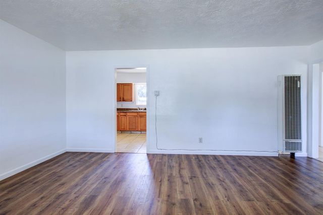 2354 Lambert St, Modesto, CA 95354