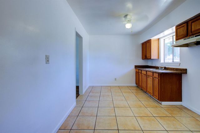 2354 Lambert St, Modesto, CA 95354