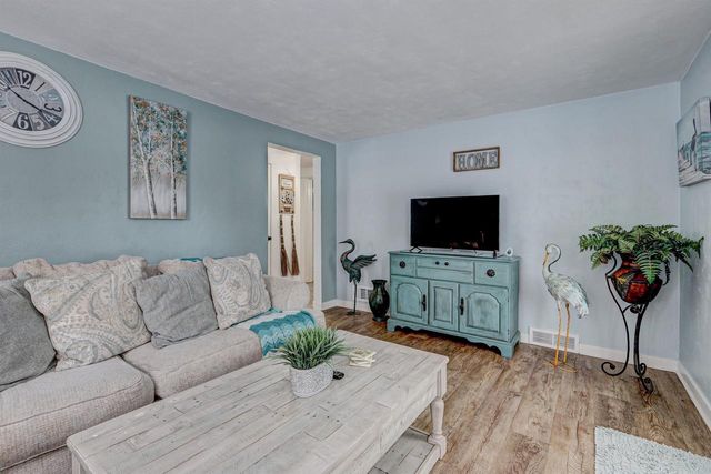 1325 S HARMON STREET, Appleton, WI 54915