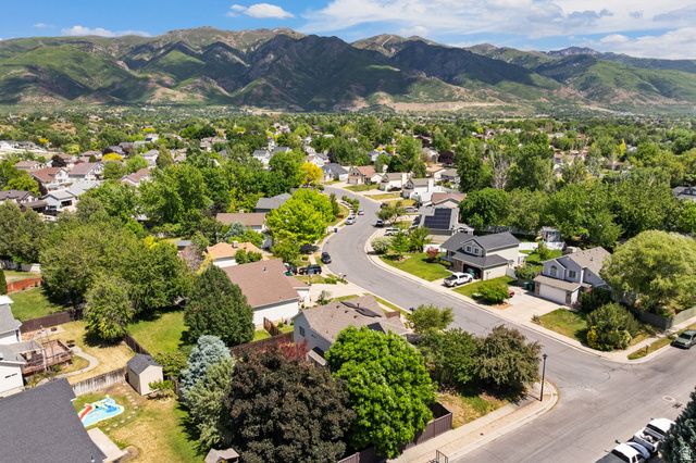 1003 E 1425 N, Layton, UT 84040