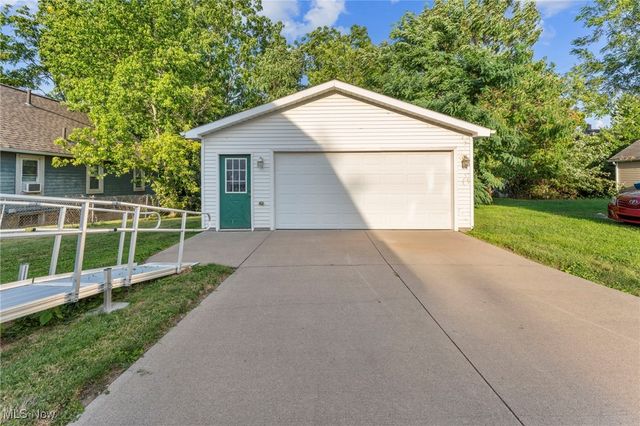 133 Hamilton Avenue, Lorain, OH 44052