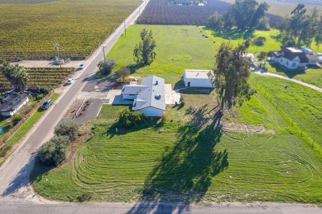 12027 S Brawley Avenue, Caruthers, CA 93609