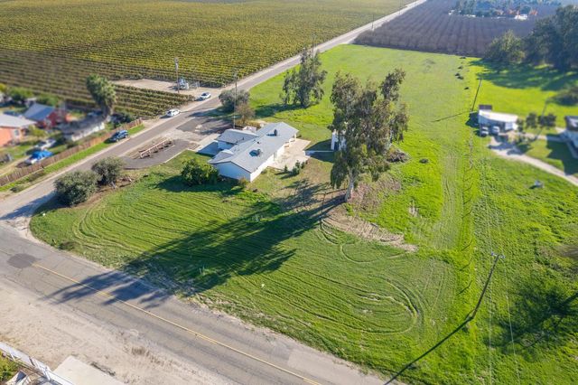 12027 S Brawley Avenue, Caruthers, CA 93609