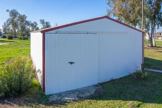 12027 S Brawley Avenue, Caruthers, CA 93609