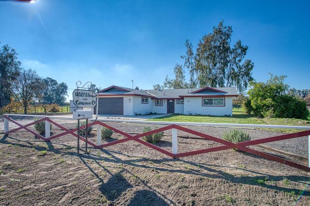 12027 S Brawley Avenue, Caruthers, CA 93609