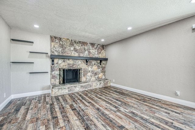 12027 S Brawley Avenue, Caruthers, CA 93609