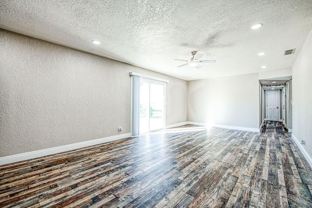 12027 S Brawley Avenue, Caruthers, CA 93609