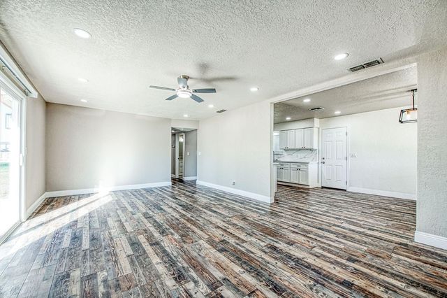 12027 S Brawley Avenue, Caruthers, CA 93609