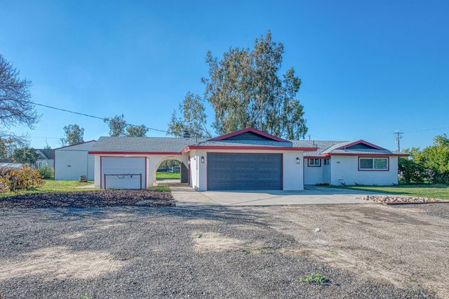 12027 S Brawley Avenue, Caruthers, CA 93609