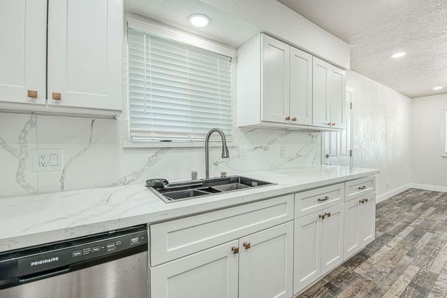 12027 S Brawley Avenue, Caruthers, CA 93609