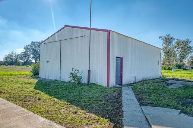 12027 S Brawley Avenue, Caruthers, CA 93609