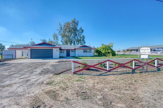 12027 S Brawley Avenue, Caruthers, CA 93609
