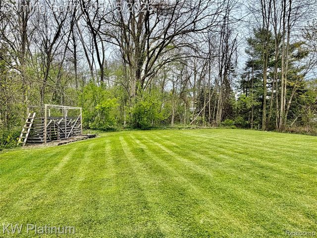 4654 Davidson Road, Smiths Creek, MI 48074