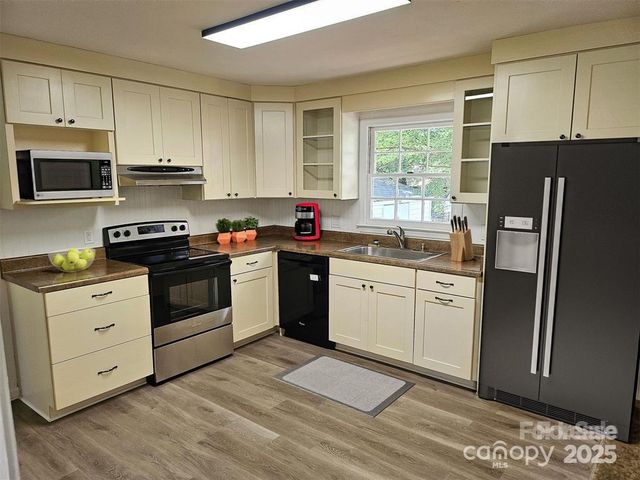 1109 Reid Harkey Road, Matthews, NC 28105