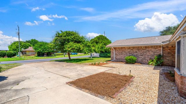 628 Mountain Drive, Destin, FL 32541