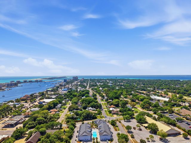 628 Mountain Drive, Destin, FL 32541