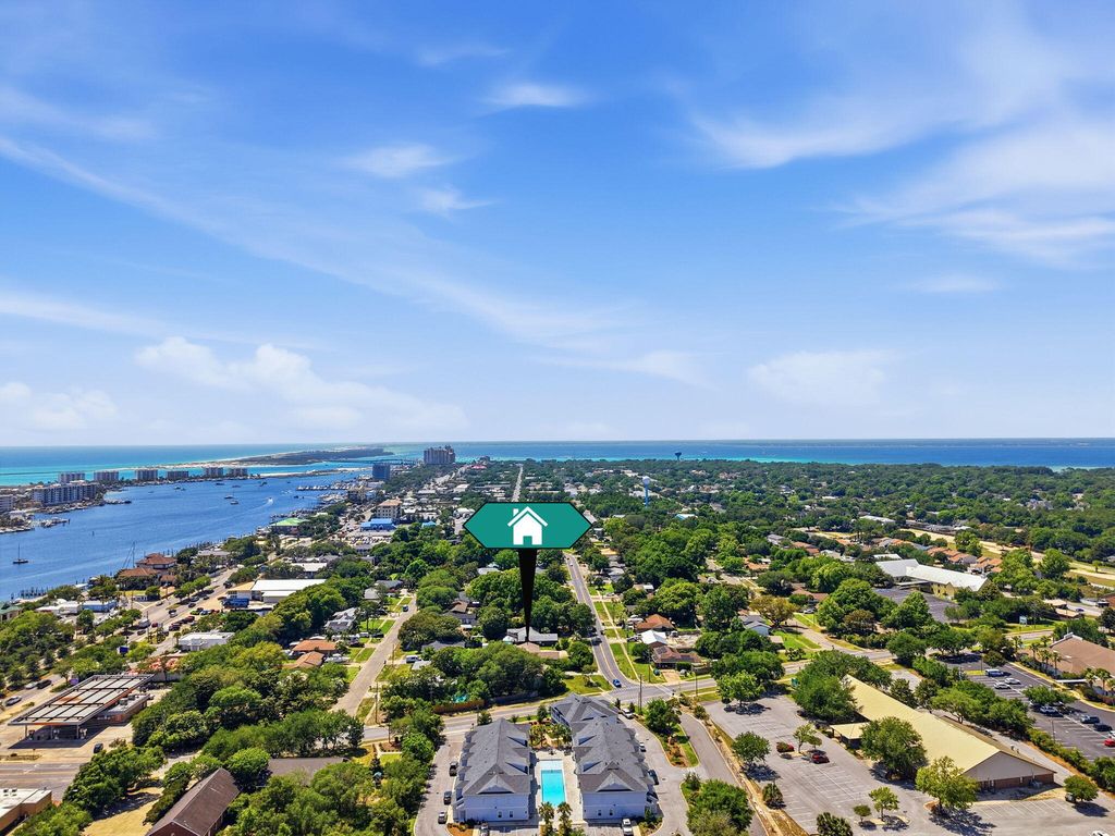 628 Mountain Drive, Destin, FL 32541