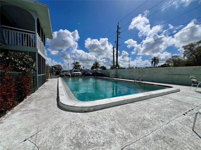 3463 BEE RIDGE ROAD 318, Sarasota, FL 34239