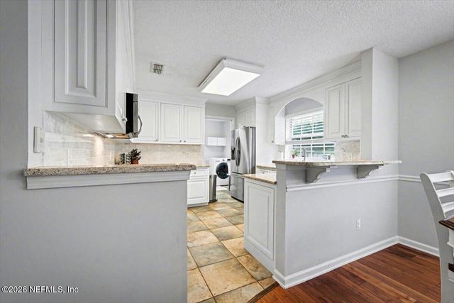 8258 SHADE TREE Court, Jacksonville, FL 32256